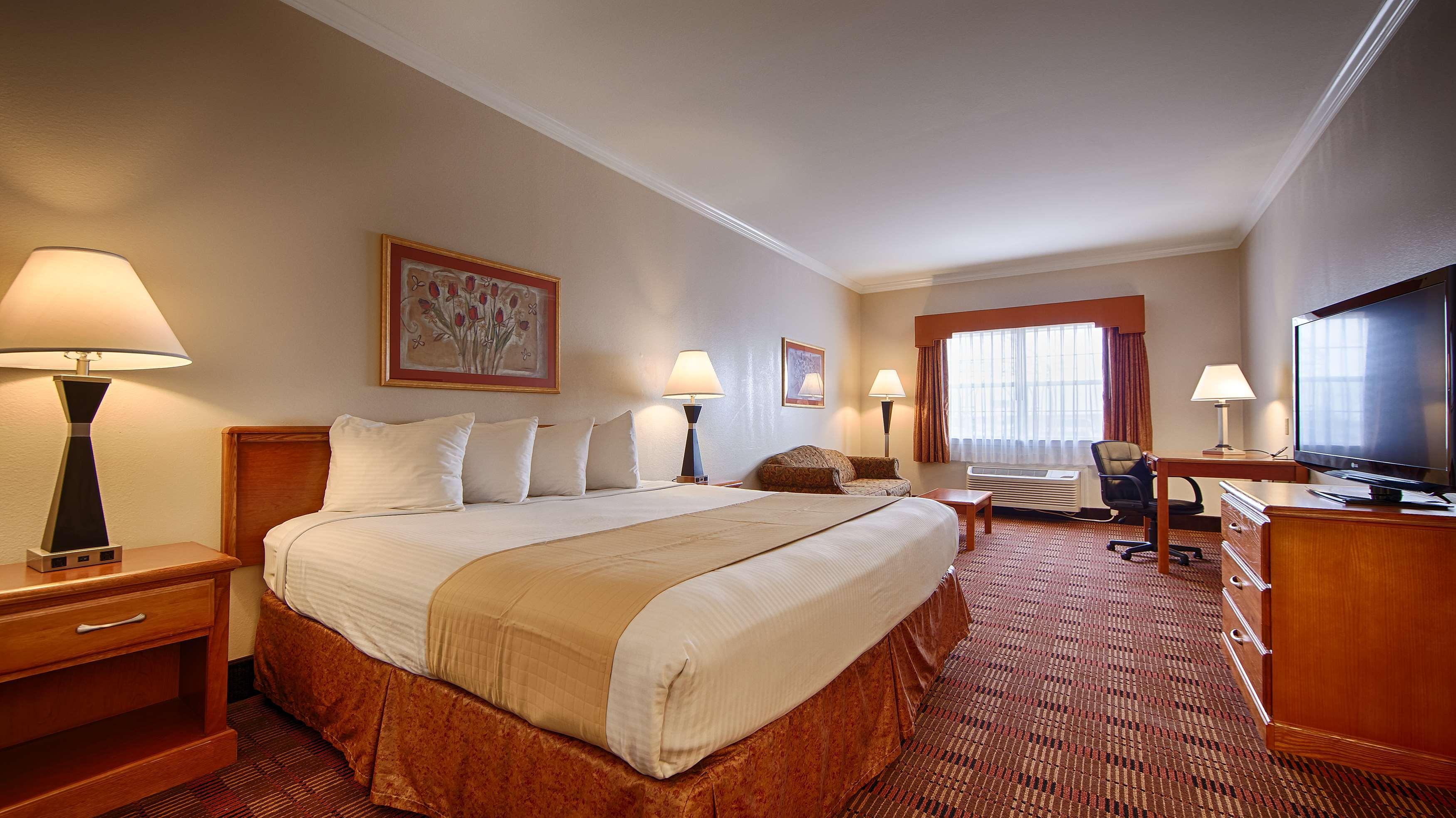 Best Western Club House Inn & Suites Mineral Wells Exterior photo