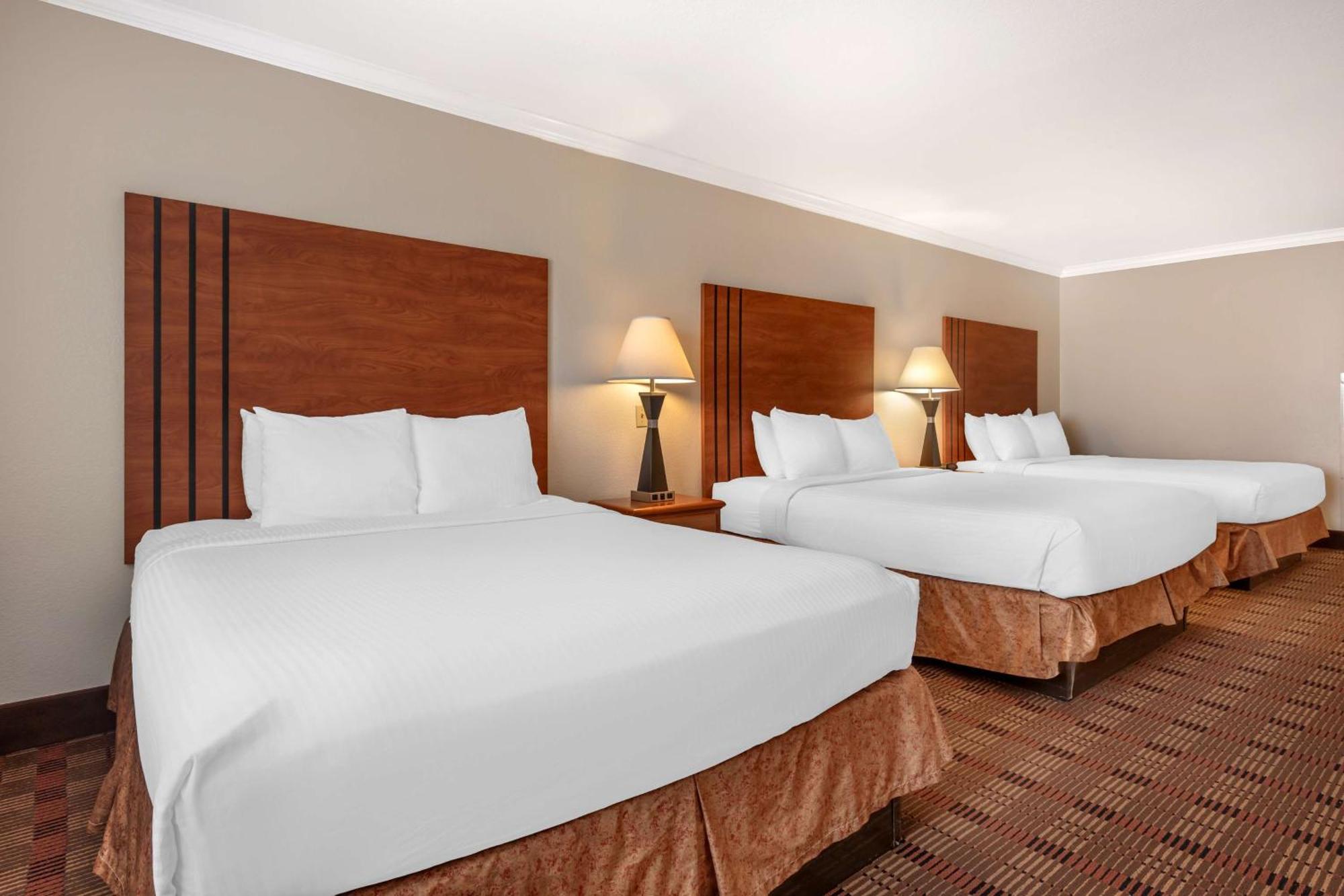 Best Western Club House Inn & Suites Mineral Wells Exterior photo