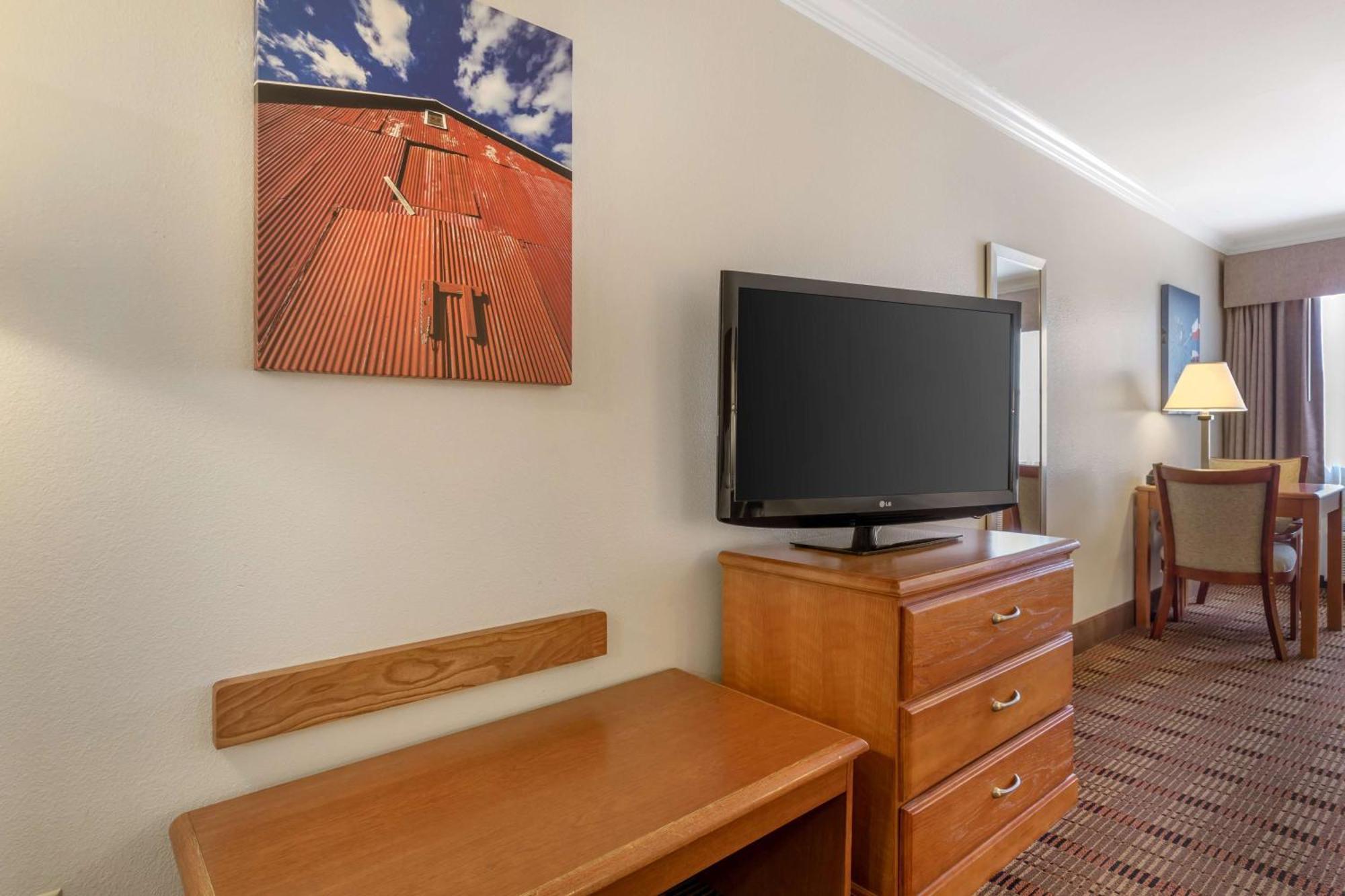 Best Western Club House Inn & Suites Mineral Wells Exterior photo