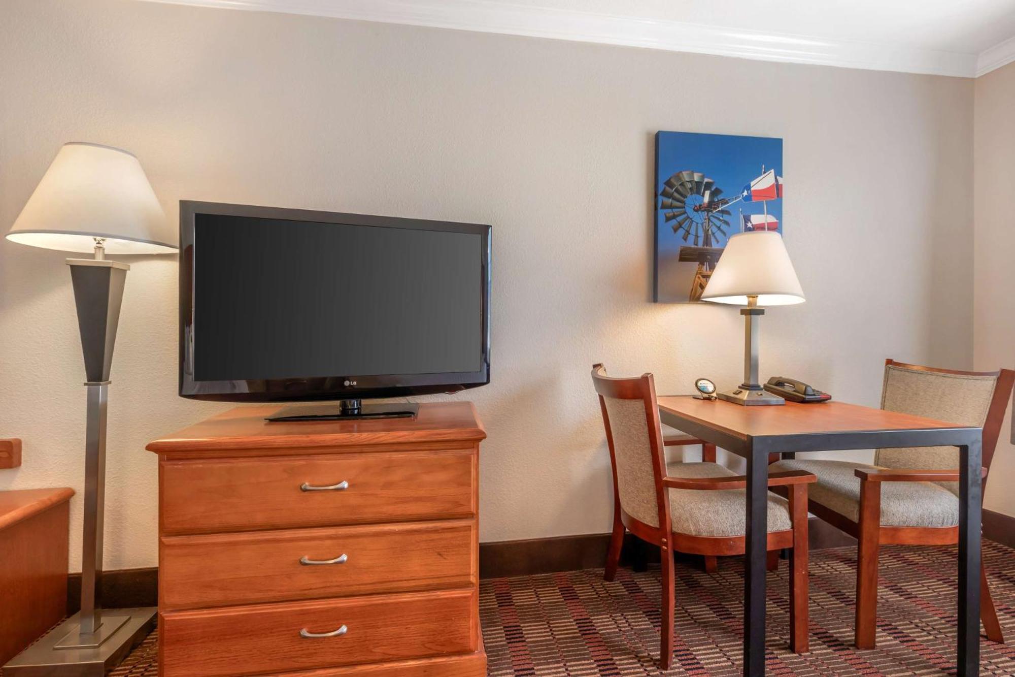 Best Western Club House Inn & Suites Mineral Wells Exterior photo